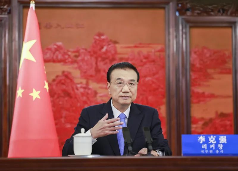 李克强在纪念中韩建交30周年商务合作论坛上致辞