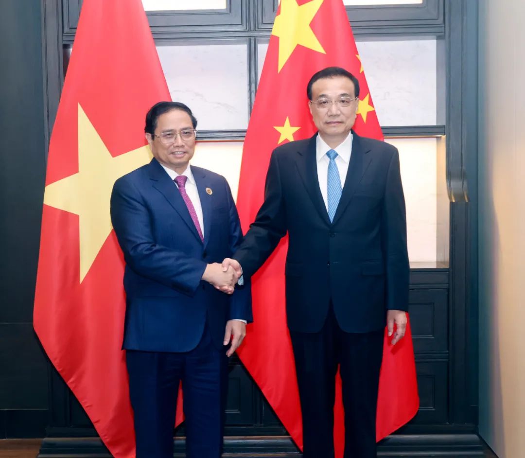 李克强会见越南总理范明政