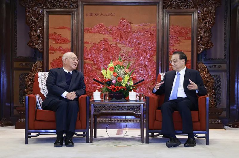 李克强会见国际著名数学家丘成桐